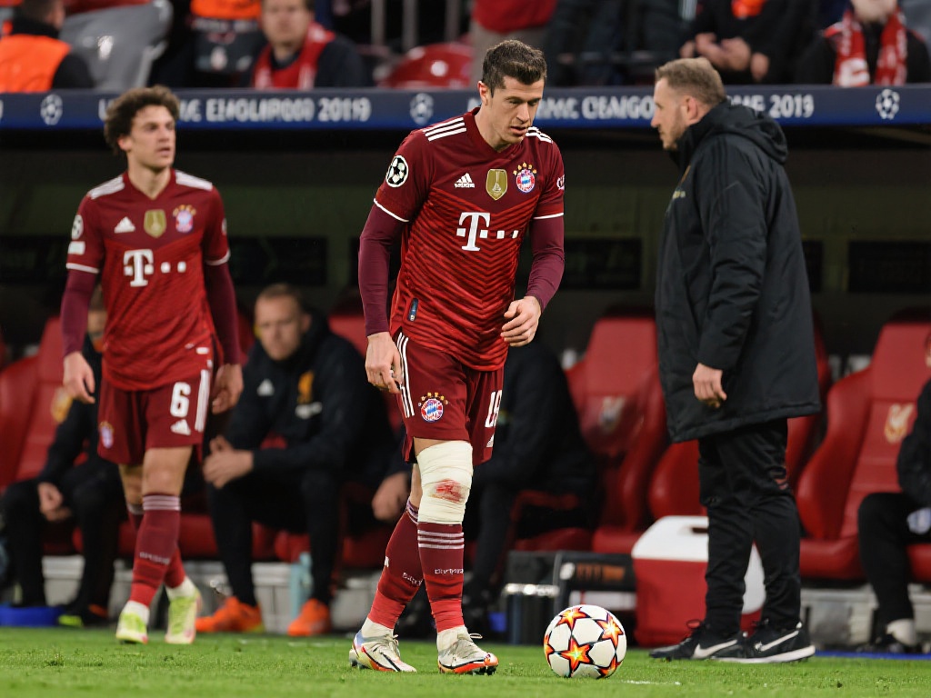 巴萨18岁天才少女获重用，首份职业合同即将敲定，多家豪门争相追逐！